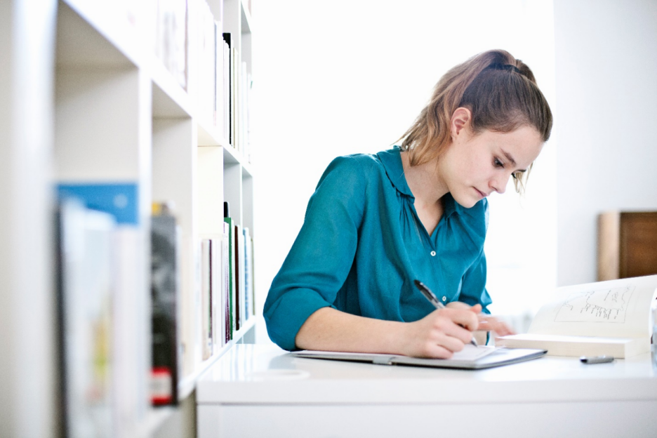 How assignment help services are better than AI in easing your academic workload